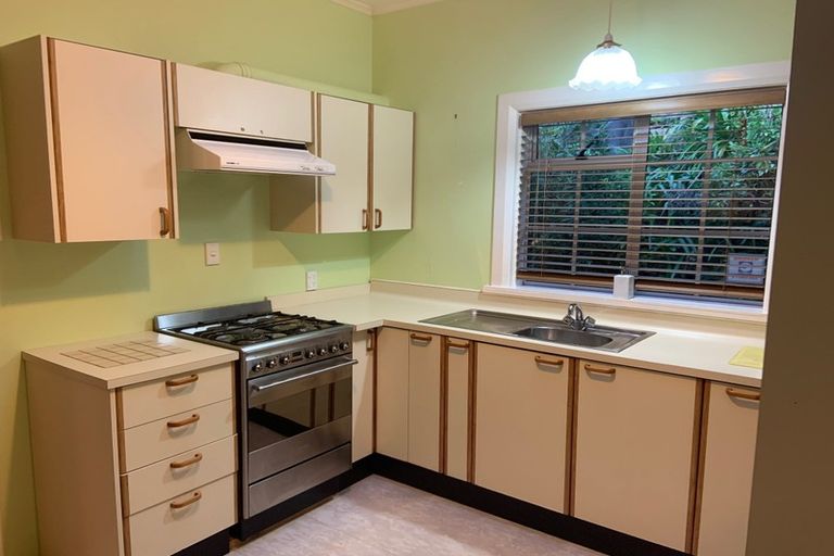 Photo of property in 32 Harland Street, Brooklyn, Wellington, 6021