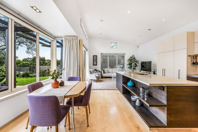 Photo of property in 2/2 Clifton Road, Hauraki, Auckland, 0622