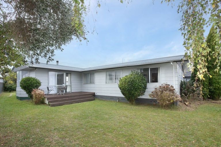 Photo of property in 12 Pryde Place, Feilding, 4702