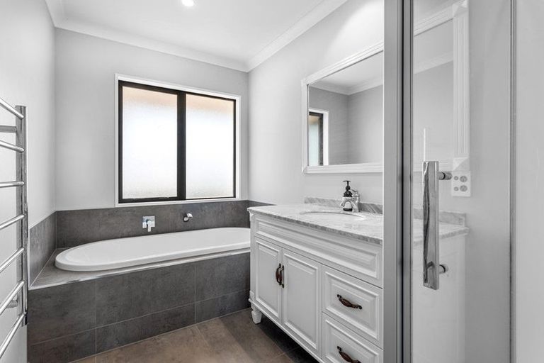 Photo of property in 128 Bibiana Street, Aidanfield, Christchurch, 8025