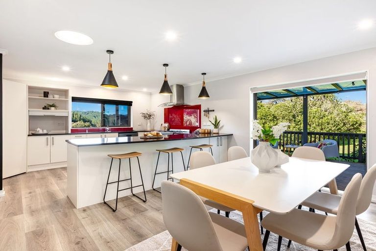Photo of property in 21 Mcewen Crescent, Riverstone Terraces, Upper Hutt, 5018
