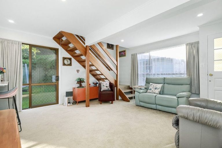 Photo of property in 3/29 Main Road, Tawa, Wellington, 5028