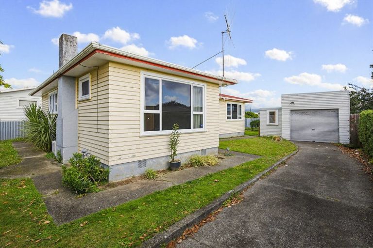 Photo of property in 12 Cargill Street, Levin, 5510