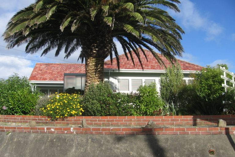 Photo of property in 39 Maungaraki Road, Korokoro, Lower Hutt, 5012