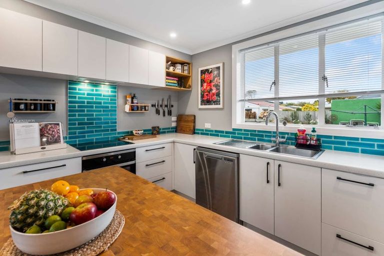 Photo of property in 8 Sandringham Street, Oamaru North, Oamaru, 9400