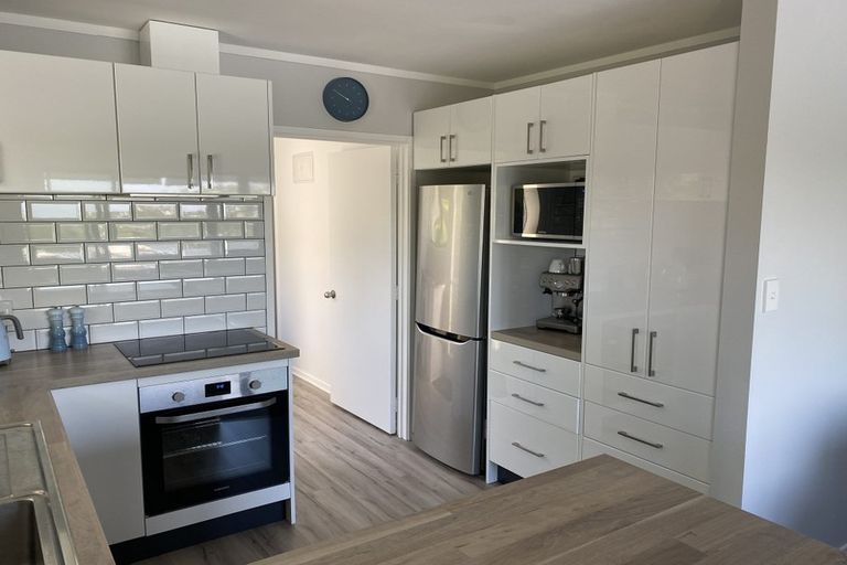 Photo of property in 2/10 Coroglen Avenue, Birkenhead, Auckland, 0626