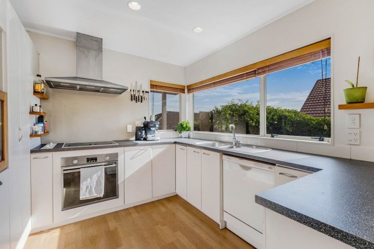 Photo of property in 17 Matterhorn Crescent, Northpark, Auckland, 2013