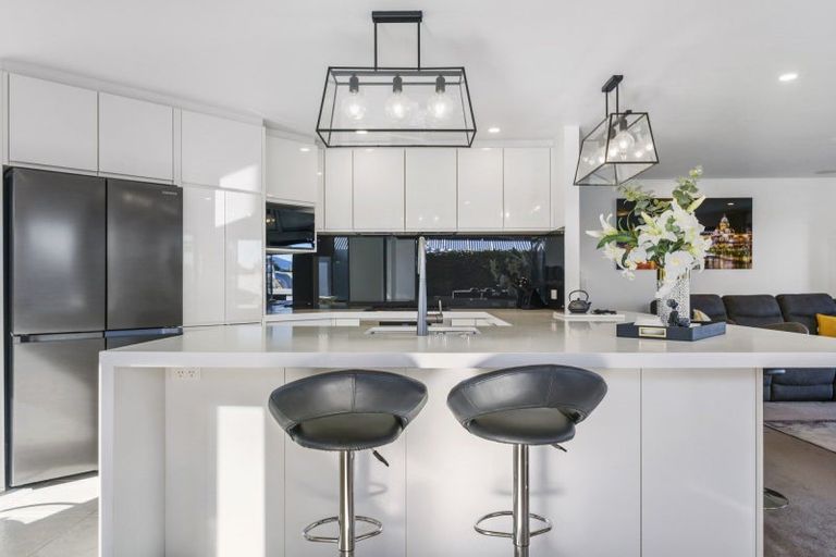 Photo of property in 6 Palazzo Drive, Papamoa Beach, Papamoa, 3118