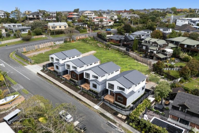 Photo of property in 2 Tiri View Place, Waiake, Auckland, 0630