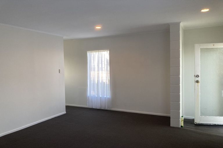 Photo of property in 105f2 Apu Crescent, Lyall Bay, Wellington, 6022