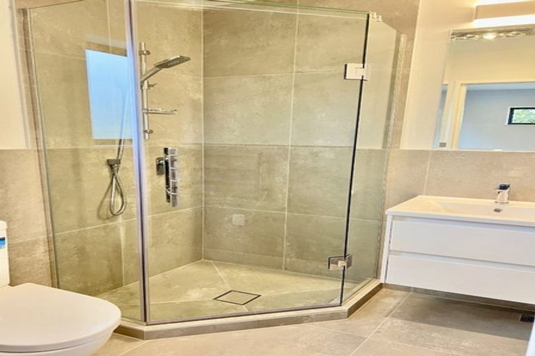 Photo of property in 45c Seon Place, Birkdale, Auckland, 0626