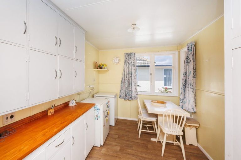 Photo of property in 2 Paisley Street, Awapuni, Palmerston North, 4412
