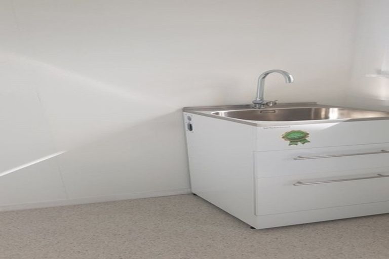 Photo of property in 1/285 Pakuranga Road, Pakuranga Heights, Auckland, 2010