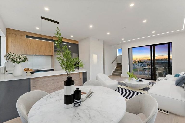 Photo of property in 1/16 Binsted Road, New Lynn, Auckland, 0600