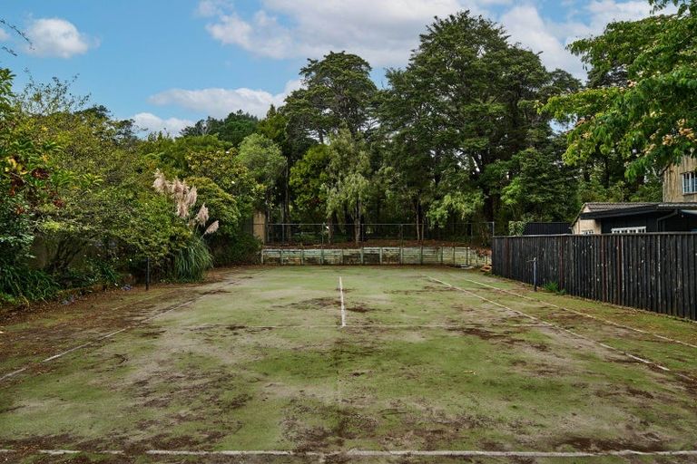 Photo of property in 1a Chatsworth Road, Silverstream, Upper Hutt, 5019