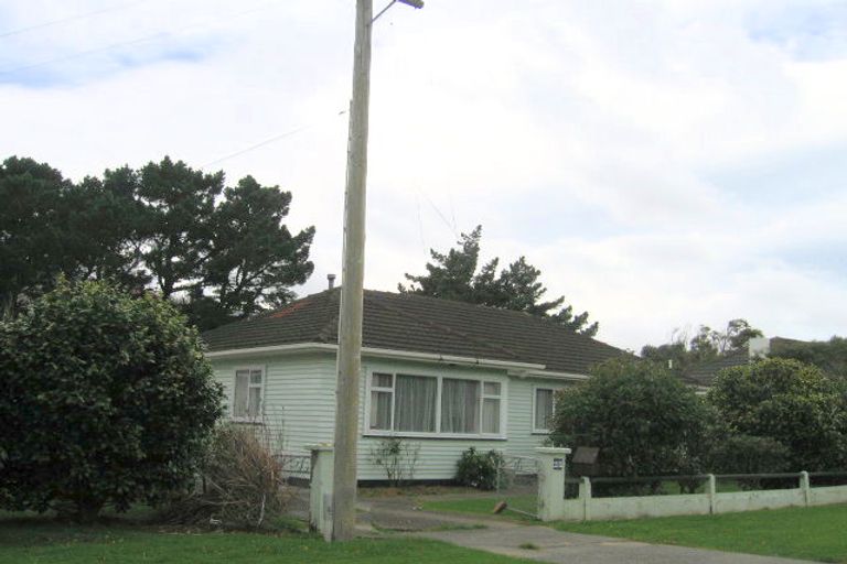 Photo of property in 28 Findlay Street, Tawa, Wellington, 5028