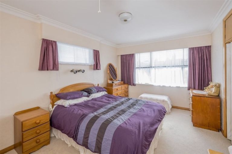 Photo of property in 16 Highbury Drive, Levin, 5510