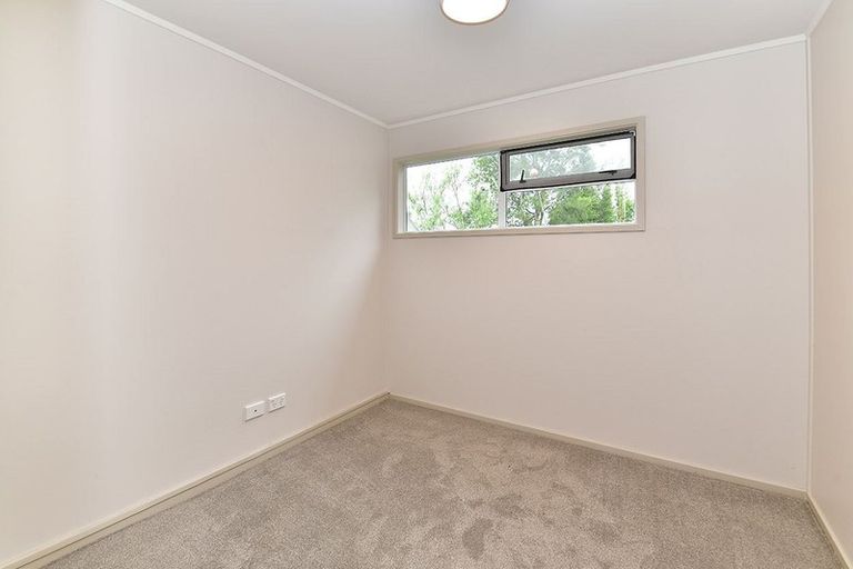 Photo of property in 2127 East Coast Road, Stillwater, Silverdale, 0993