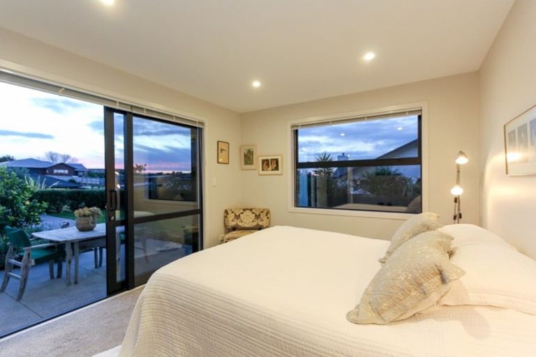 Photo of property in 82 Karamea Street, Whalers Gate, New Plymouth, 4310