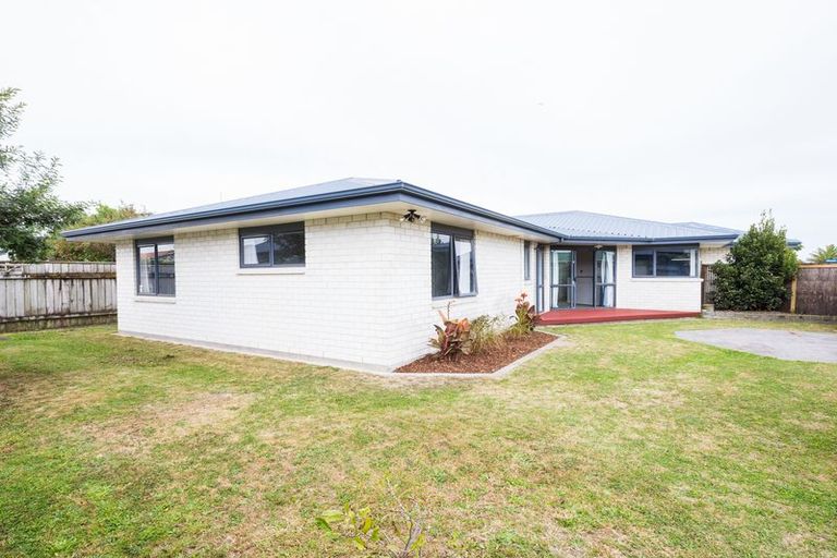 Photo of property in 148 Hillcrest Drive, Kelvin Grove, Palmerston North, 4414