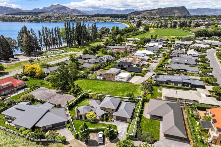 Photo of property in Meadowstone Drive, Wanaka, 9305