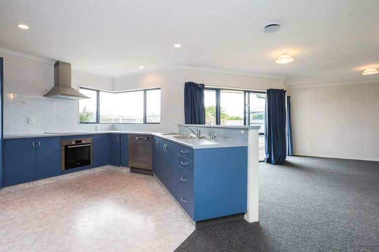 Photo of property in 148 Hillcrest Drive, Kelvin Grove, Palmerston North, 4414