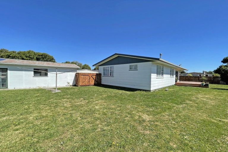 Photo of property in 50 Kimberley Grove, Westbrook, Palmerston North, 4412