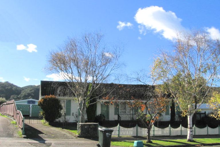 Photo of property in 4 Kaponga Street, Wainuiomata, Lower Hutt, 5014