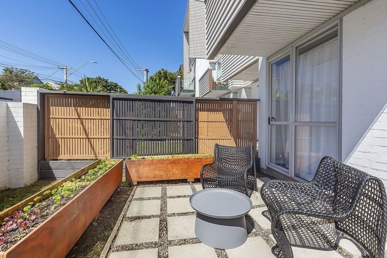 Photo of property in Altar Apartments, 11/120 Rintoul Street, Newtown, Wellington, 6021