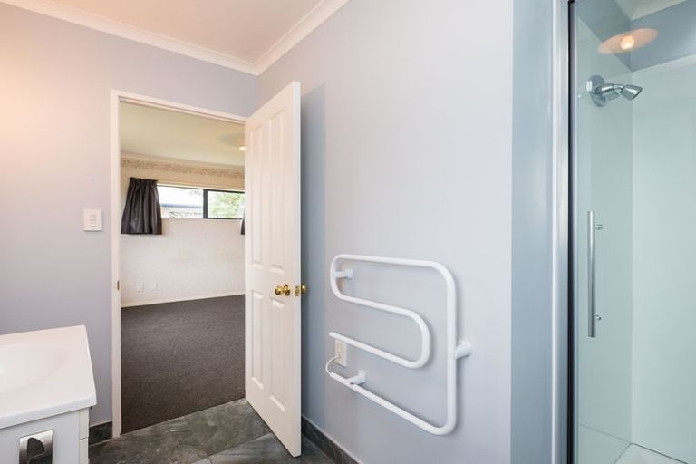 Photo of property in 148 Hillcrest Drive, Kelvin Grove, Palmerston North, 4414