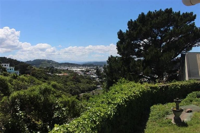 Photo of property in 11 Breton Grove, Kingston, Wellington, 6021