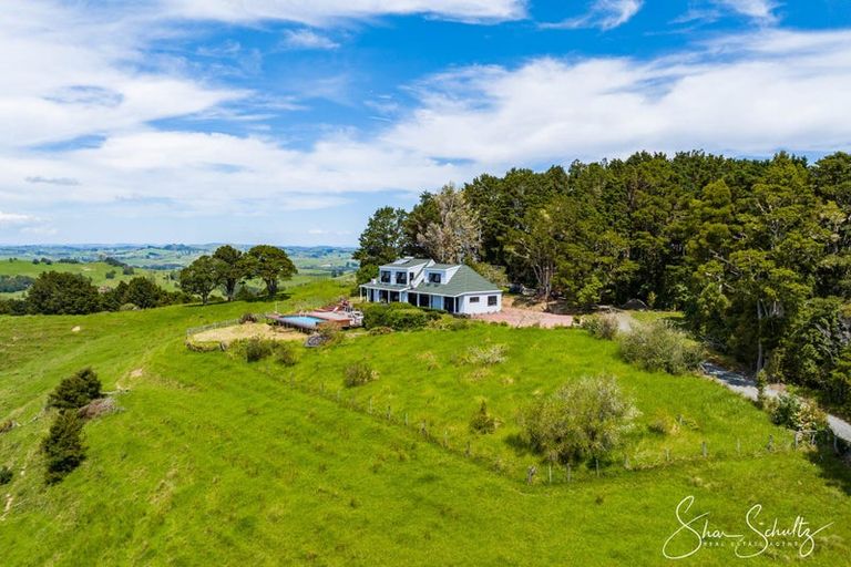 Photo of property in 338 Wairere Road, Waitakere, Henderson, 0782