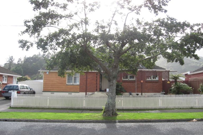 Photo of property in 3 Langford Street, Naenae, Lower Hutt, 5011