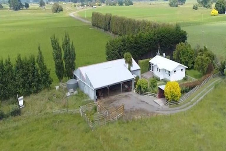 Photo of property in 991 Parewanui Road, Parewanui, Bulls, 4894