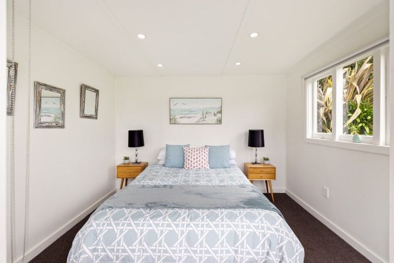 Photo of property in 16 Cathedral Road, Gore Bay, Cheviot, 7383