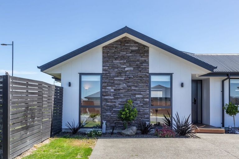 Photo of property in 23 Nicolau Avenue, Rolleston, 7615