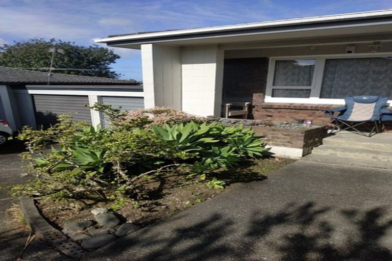 Photo of property in 34 Butterworth Drive, Glendene, Auckland, 0602