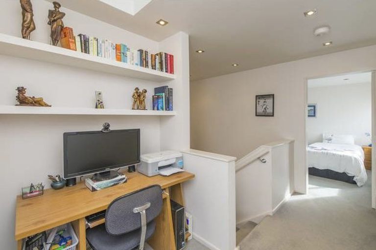 Photo of property in 7a Bay Lair Grove, Island Bay, Wellington, 6023