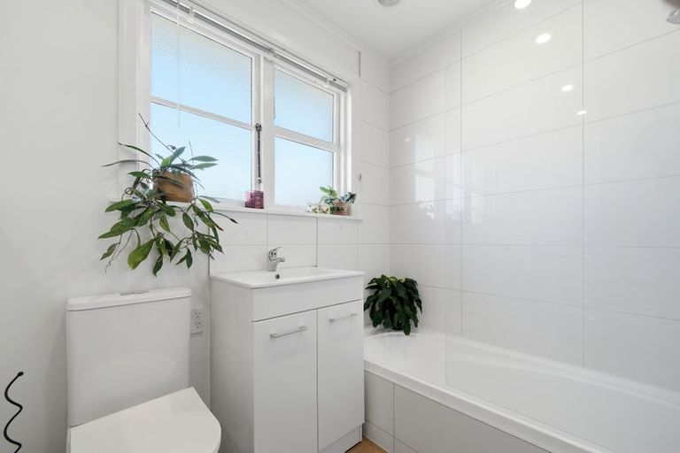 Photo of property in 6 Paddington Street, Northcote, Christchurch, 8052