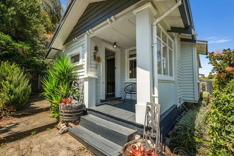 Photo of property in 49 Faraday Street, Hospital Hill, Napier, 4110