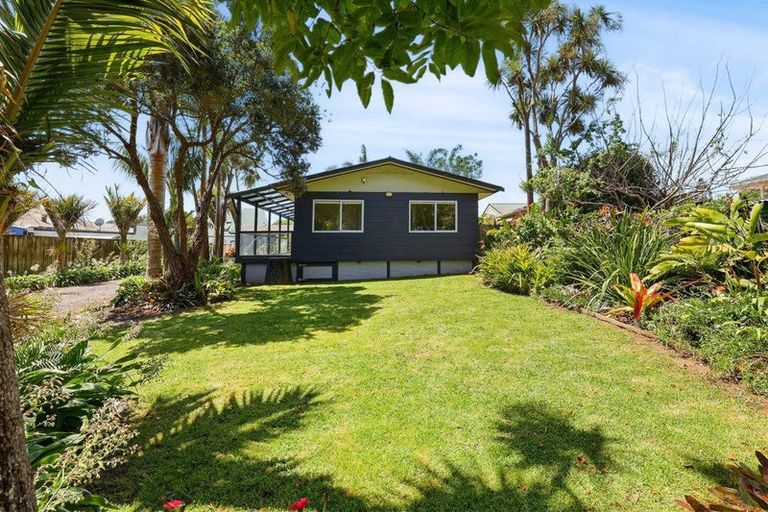 Photo of property in 47 Taihiki Road, Clarks Beach, 2122