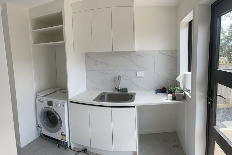 Photo of property in 8/14 Kerswill Place, Pakuranga, Auckland, 2010