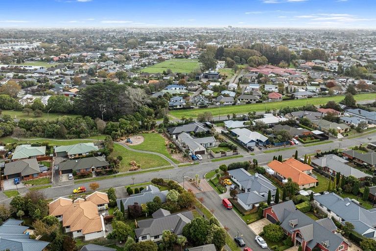 Photo of property in 32 Kotuku Crescent, Woolston, Christchurch, 8023