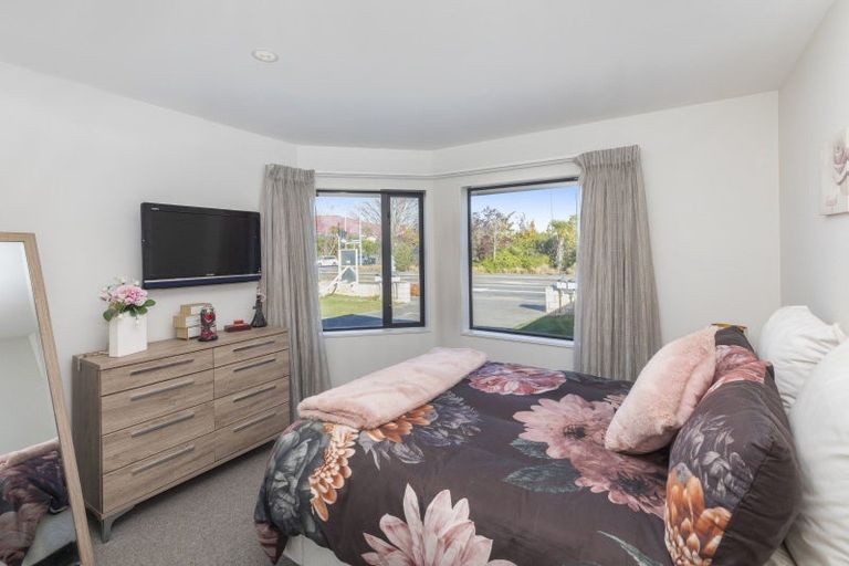 Photo of property in 26a Sawyers Arms Road, Northcote, Christchurch, 8052