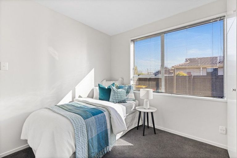 Photo of property in 1/102a Queenspark Drive, Parklands, Christchurch, 8083