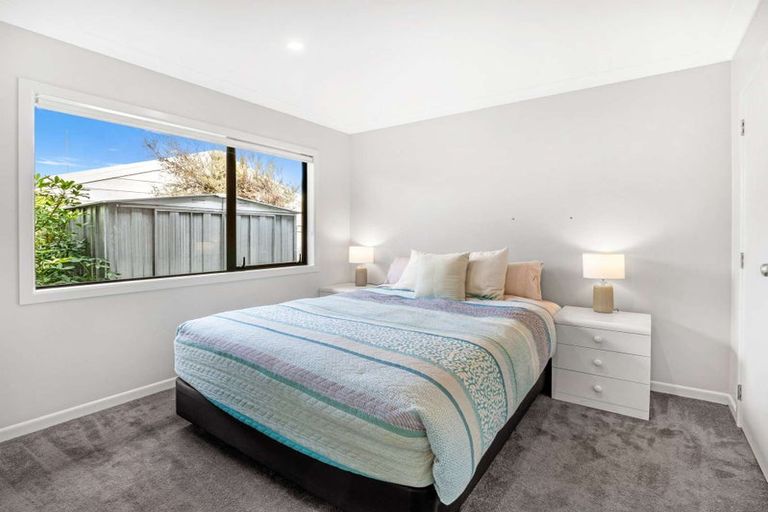 Photo of property in 34 Dahlstrom Grove, Kelvin Grove, Palmerston North, 4414