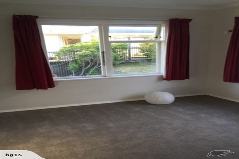 Photo of property in 6 Middlesex Place, Northland, Wellington, 6012