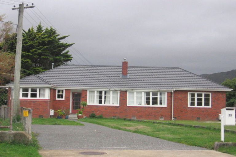 Photo of property in 25 York Street, Moera, Lower Hutt, 5010