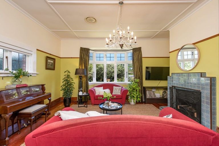 Photo of property in 383 Karori Road, Karori, Wellington, 6012