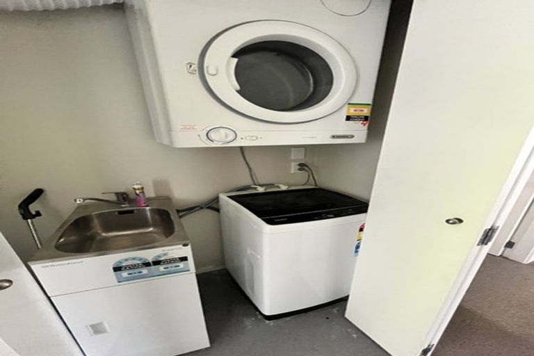 Photo of property in 18 Norna Crescent, Kelburn, Wellington, 6012